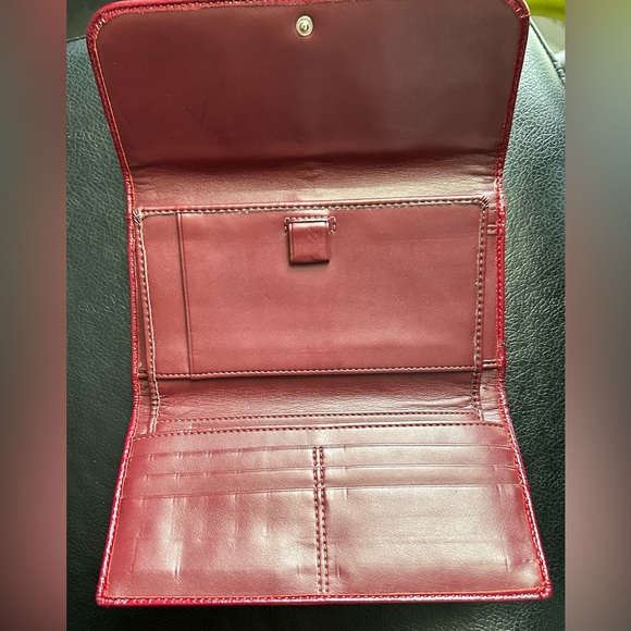 LIKE NEW Coach Tri fold Wallet and Checkbook Cover IN BEIGE WITH Red trim - Picture 9 of 11